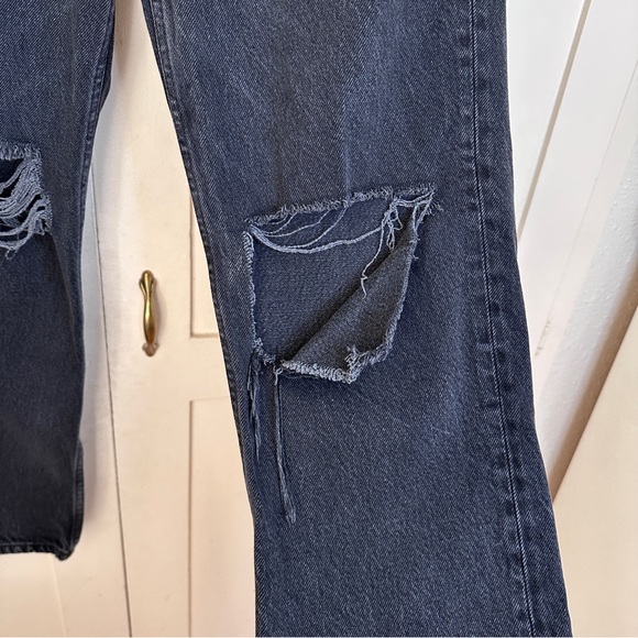 Reformation Cynthia High Rise Straight Jeans in Lagoon Destroyed Black 27 - Picture 7 of 9